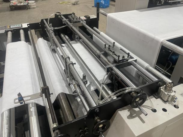 ZW-A8 保溫袋立體袋雙用制袋機